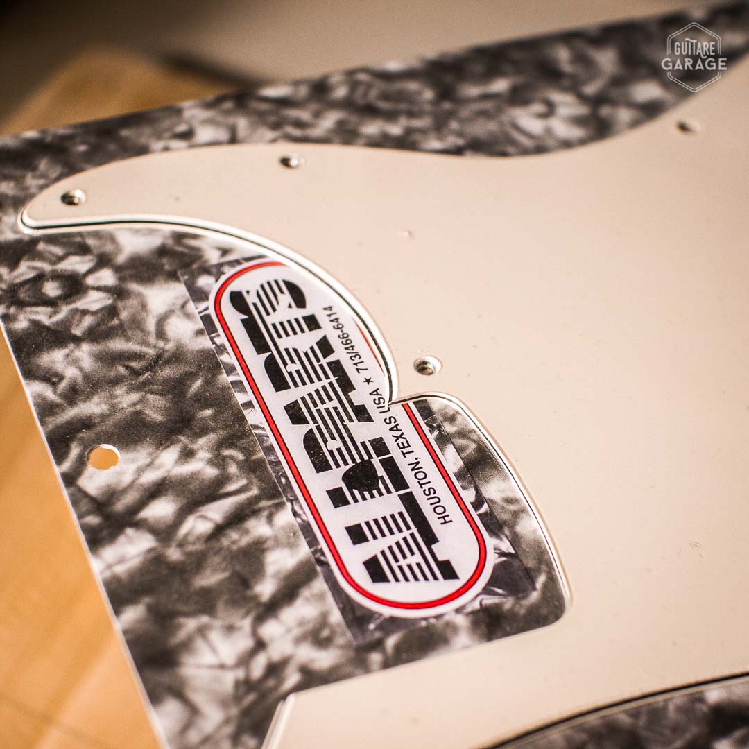 Pickguard Allparts Precision Bass parchment 3 plis